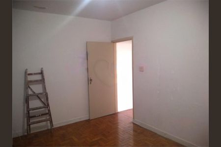 Casa à venda com 204m², 3 quartos e 3 vagas