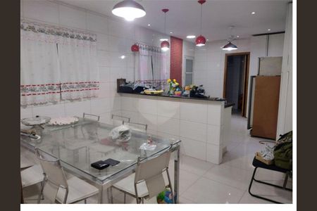 Casa à venda com 3 quartos, 140m² em Jardim Marisa, São Paulo