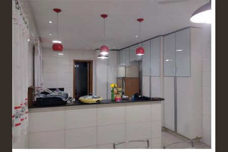 Casa à venda com 3 quartos, 140m² em Jardim Marisa, São Paulo