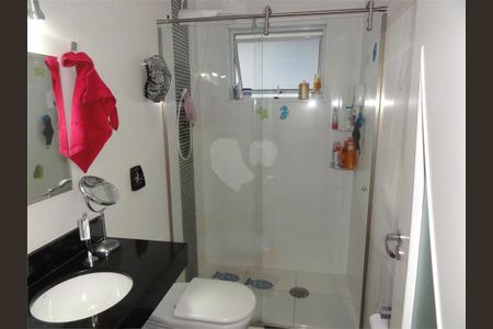 Casa à venda com 3 quartos, 180m² em Vila Irmaos Arnoni, São Paulo