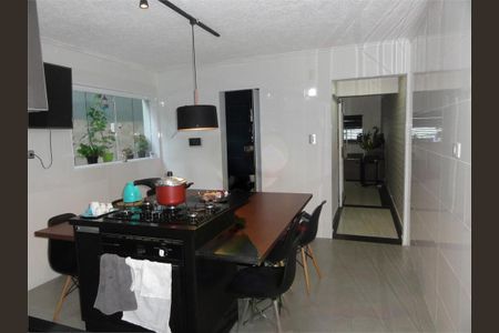 Casa à venda com 3 quartos, 180m² em Vila Irmaos Arnoni, São Paulo