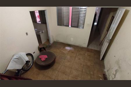 Casa à venda com 5 quartos, 250m² em Vila Romero, São Paulo