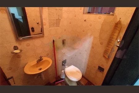Casa à venda com 5 quartos, 250m² em Vila Romero, São Paulo