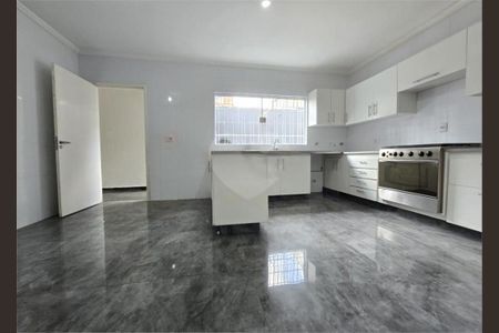 Casa à venda com 228m², 3 quartos e 2 vagas