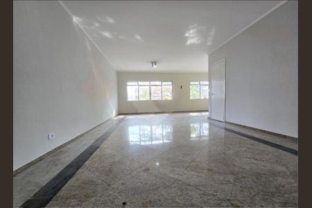 Casa à venda com 3 quartos, 228m² em Tremembé, São Paulo