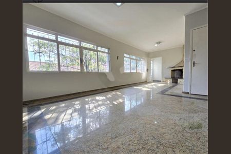 Casa à venda com 3 quartos, 228m² em Tremembé, São Paulo