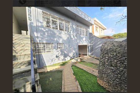 Casa à venda com 228m², 3 quartos e 2 vagas
