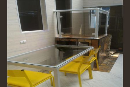 Casa à venda com 130m², 2 quartos e 2 vagas