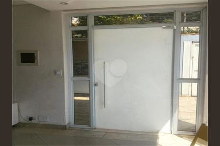 Casa à venda com 130m², 2 quartos e 2 vagas