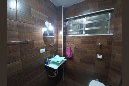 Banheiro de apartamento para alugar com 1 quarto, 34m² em Itararé, Santos