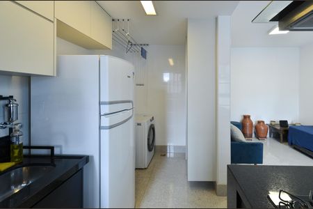 Apartamento para alugar com 65m², 2 quartos e 2 vagas Apartamento para alugar com 65m², 2 quartos e 2 vagasCozinha