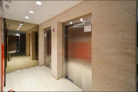 Apartamento para alugar com 65m², 2 quartos e 2 vagas Apartamento para alugar com 65m², 2 quartos e 2 vagasHall do elevador