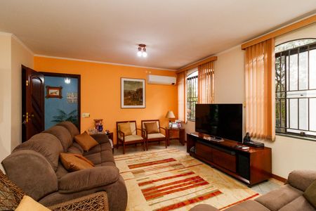 Casa à venda com 3 quartos, 230m² em Jardim Virginia Bianca, São Paulo