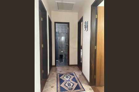 Casa à venda com 230m², 4 quartos e 4 vagas