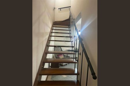 Casa à venda com 230m², 4 quartos e 4 vagas