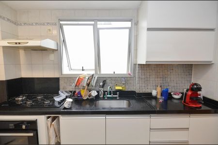 Apartamento à venda com 77m², 2 quartos e 1 vagaCozinha e Área de Serviço