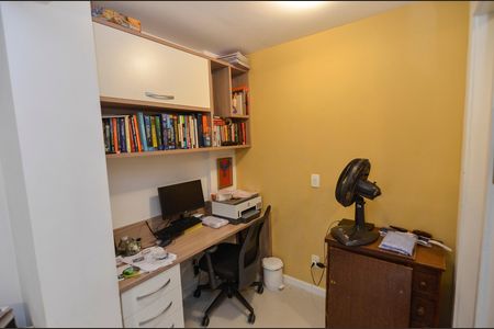 Apartamento à venda com 77m², 2 quartos e 1 vagaSala