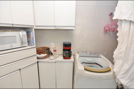 Apartamento à venda com 77m², 2 quartos e 1 vagaCozinha e Área de Serviço