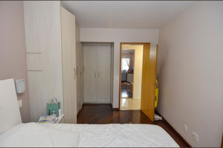 Apartamento à venda com 77m², 2 quartos e 1 vagaSuíte
