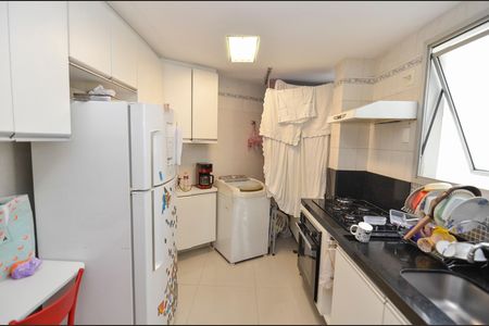 Apartamento à venda com 77m², 2 quartos e 1 vagaCozinha e Área de Serviço
