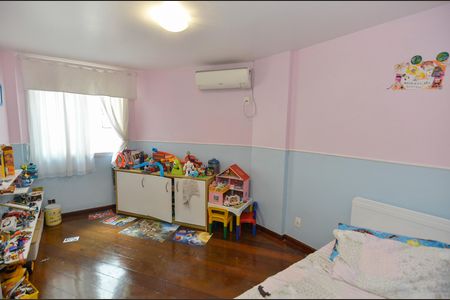 Apartamento à venda com 77m², 2 quartos e 1 vagaQuarto