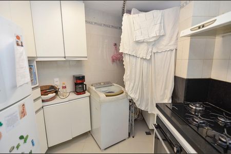 Apartamento à venda com 77m², 2 quartos e 1 vagaCozinha e Área de Serviço