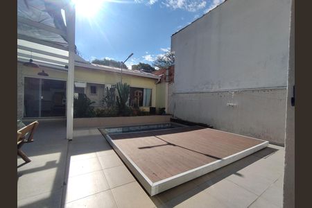 Casa à venda com 290m², 4 quartos e 2 vagasÁrea comum - Piscina