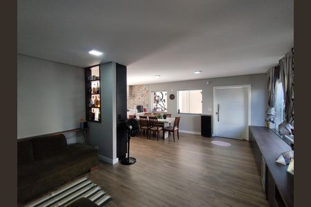 Casa à venda com 290m², 4 quartos e 2 vagasSala 