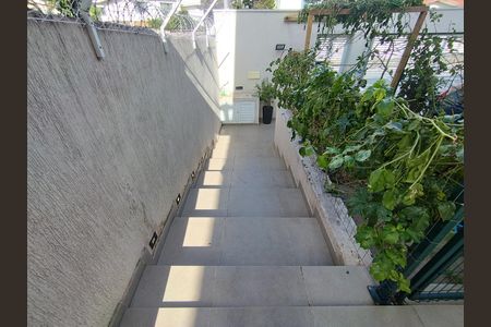 Casa à venda com 290m², 4 quartos e 2 vagasEntrada 