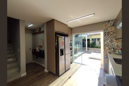 Casa à venda com 290m², 4 quartos e 2 vagasCozinha - Armários