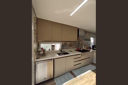 Casa à venda com 290m², 4 quartos e 2 vagasCozinha - Armários