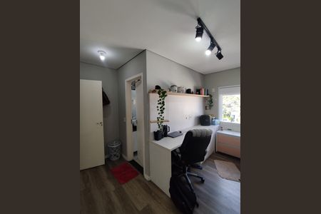 Casa à venda com 290m², 4 quartos e 2 vagasSuíte 2