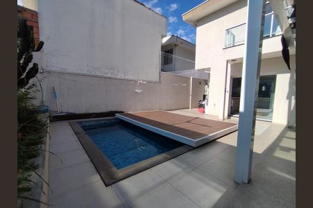 Casa à venda com 290m², 4 quartos e 2 vagasPiscina Coberta