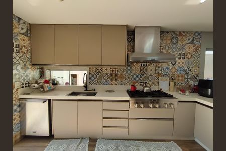 Casa à venda com 290m², 4 quartos e 2 vagasCozinha - Armários