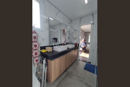 Casa à venda com 290m², 4 quartos e 2 vagasBanheiro - torneira