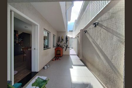 Casa à venda com 290m², 4 quartos e 2 vagasEntrada 