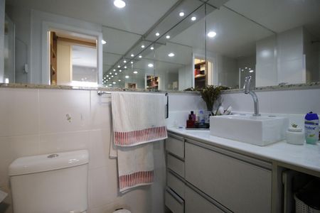Apartamento à venda com 150m², 4 quartos e 2 vagasBanheiro da Suíte 4