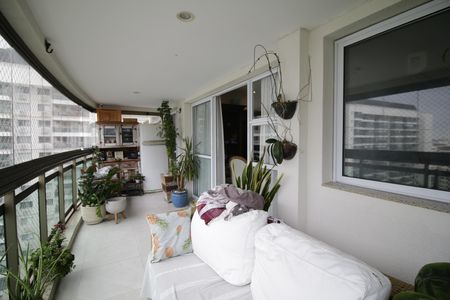 Apartamento à venda com 150m², 4 quartos e 2 vagasVaranda