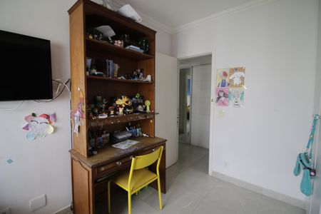 Apartamento à venda com 150m², 4 quartos e 2 vagasQuarto3