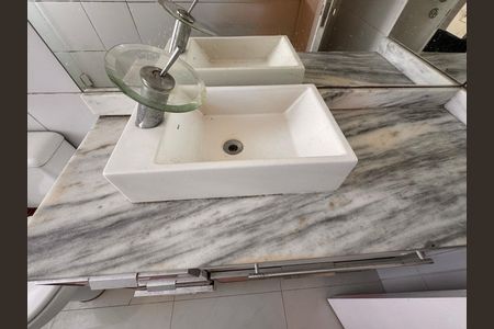 Apartamento à venda com 78m², 3 quartos e sem vagaSuíte 1 - Banheiro