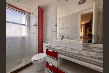 Apartamento à venda com 78m², 3 quartos e sem vagaSuíte 1 - Banheiro