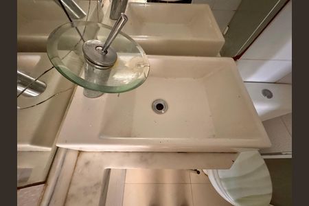 Apartamento à venda com 78m², 3 quartos e sem vagaSuíte 2 - Banheiro