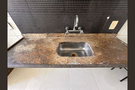 Apartamento à venda com 78m², 3 quartos e sem vagaCozinha e Área de Serviço