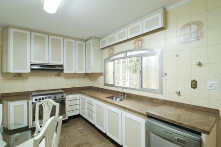 Casa para alugar com 275m², 3 quartos e 3 vagas Casa para alugar com 275m², 3 quartos e 3 vagasCozinha