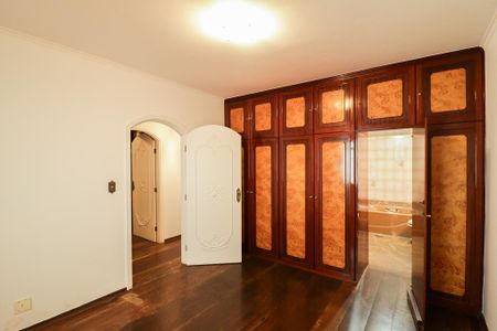 Casa para alugar com 275m², 3 quartos e 3 vagas