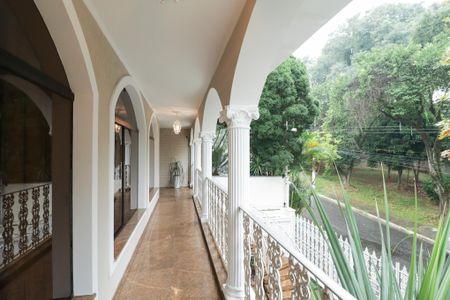 Casa para alugar com 275m², 3 quartos e 3 vagas Casa para alugar com 275m², 3 quartos e 3 vagasVaranda