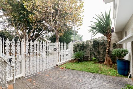 Casa para alugar com 275m², 3 quartos e 3 vagas Casa para alugar com 275m², 3 quartos e 3 vagasJardim
