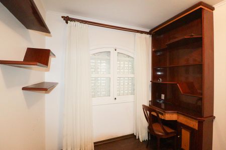 Casa para alugar com 275m², 3 quartos e 3 vagas Casa para alugar com 275m², 3 quartos e 3 vagasQuarto