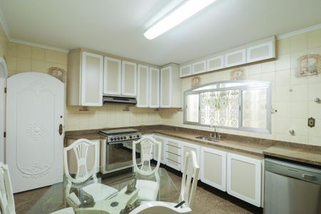 Casa para alugar com 275m², 3 quartos e 3 vagas Casa para alugar com 275m², 3 quartos e 3 vagasCozinha