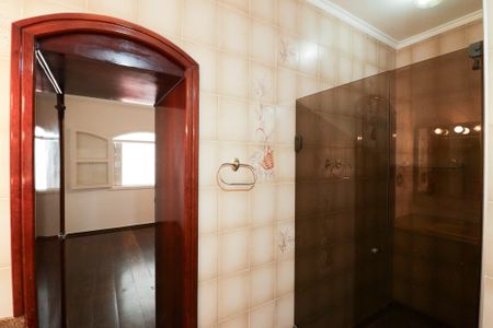 Casa para alugar com 275m², 3 quartos e 3 vagas Casa para alugar com 275m², 3 quartos e 3 vagasBanheiro da Suíte 1